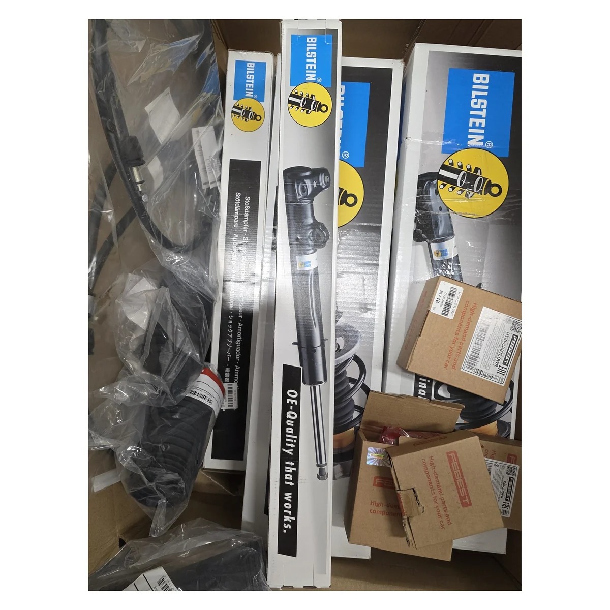 Bilstein B4 -iskunvaimentimet pakkauksissaan