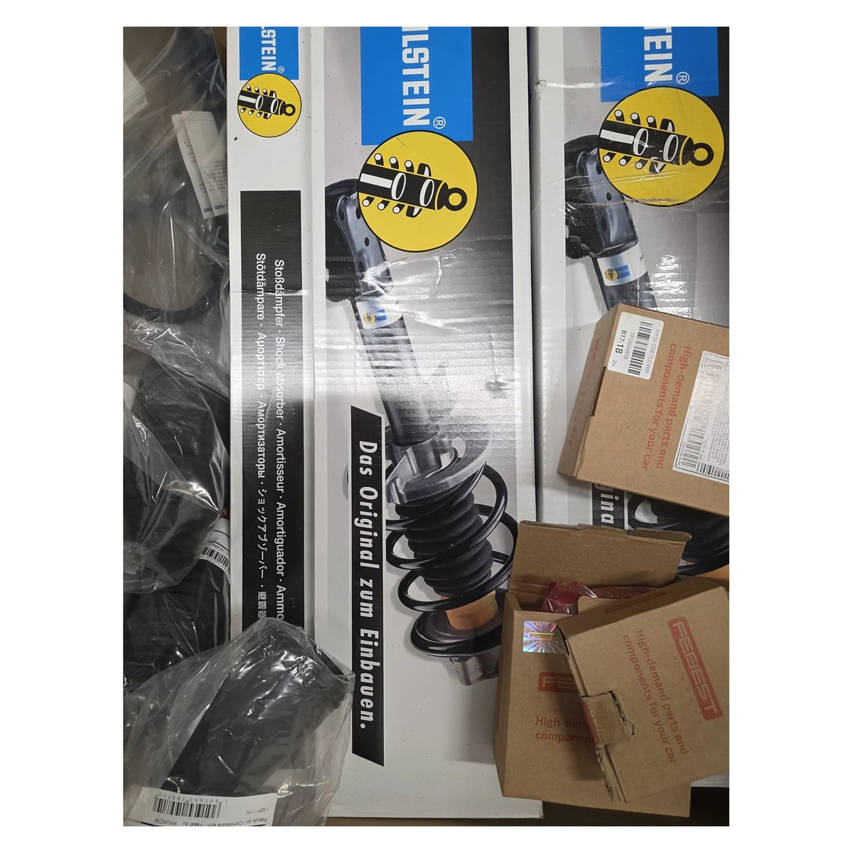 Bilstein B4 -iskunvaimentimet pakkauksissaan